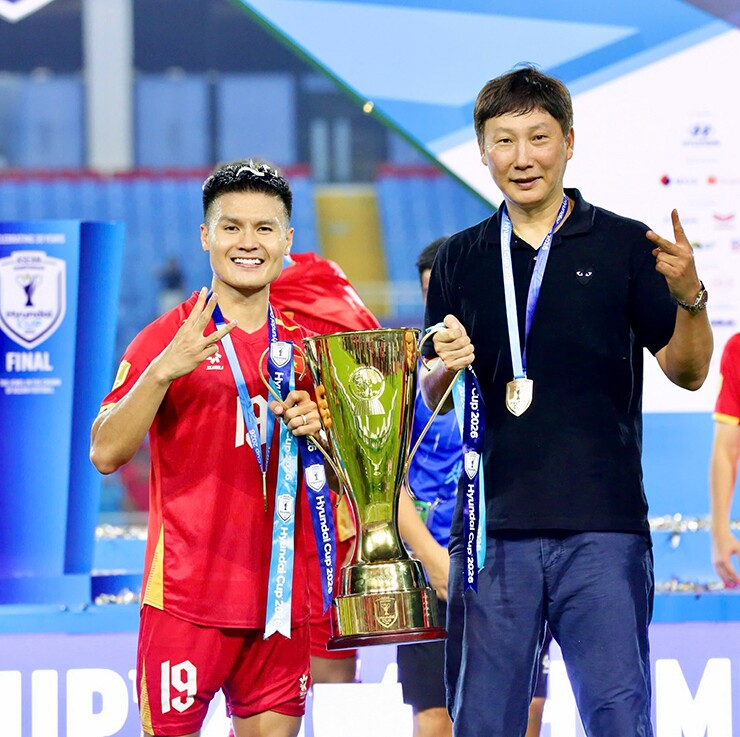 Thông tin Quang Hải từ giã ĐTQG xôn xao làng bóng đá Việt Nam.