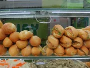 Vì sao những ổ bánh mì thơm ngon có thể khiến hàng trăm người nhập viện?