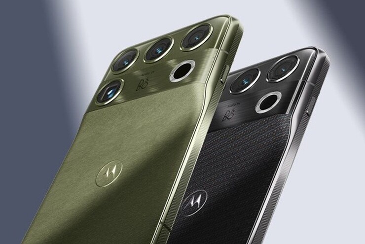 Motorola&nbsp;Signature 27 đi kèm đến bốn camera ở mặt sau.