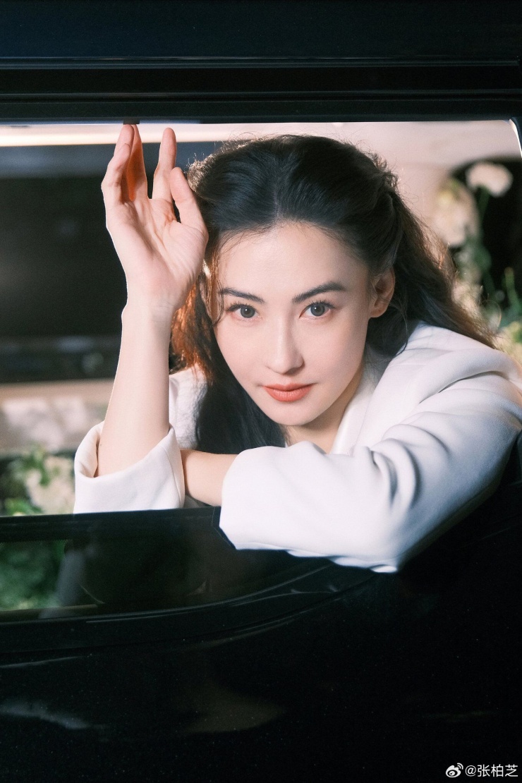Nhan sắc bà mẹ ba con Trương Bá Chi. Ảnh: Instagram cecilia_pakchi_cheung