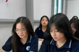 Phụ huynh, học sinh nói gì khi Bộ GD&ĐT 'định' bỏ cộng điểm IELTS từ năm nay?
