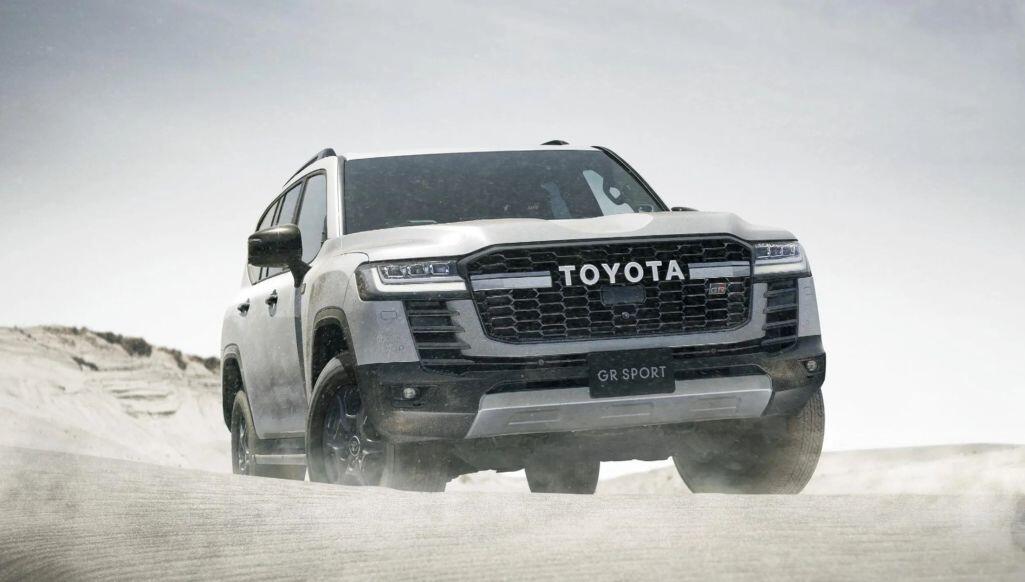 Khả năng offroad đặc trưng vẫn được duy trì. Land Cruiser 300 Hybrid có khả năng lội nước sâu tối đa 700 mm.