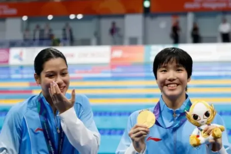 Yu Zidi, cô bé nghịch nước trở thành kỷ lục gia Asiad ở tuổi 13