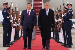 Ông Trump đón ông Tập tại sân bay