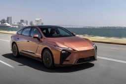 Lexus ES thế hệ mới chốt lịch ra mắt tại Việt Nam