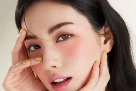 Mỹ nhân có gương mặt đẹp nhất thế giới xin lỗi