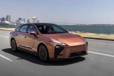 Lexus ES thế hệ mới chốt lịch ra mắt tại Việt Nam
