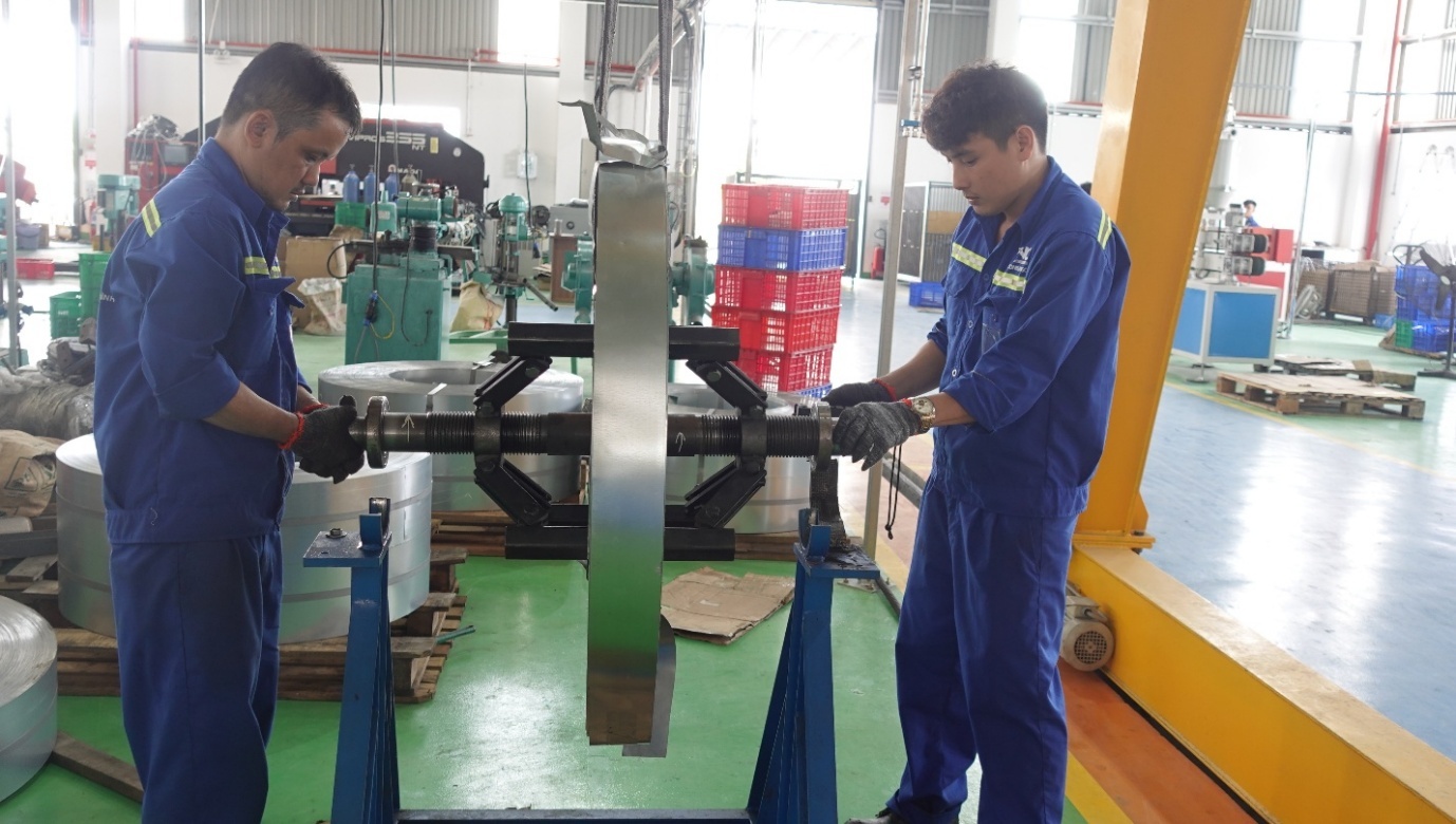 Quy trình sản xuất vật tư cơ điện tại nhà máy Vietconduit