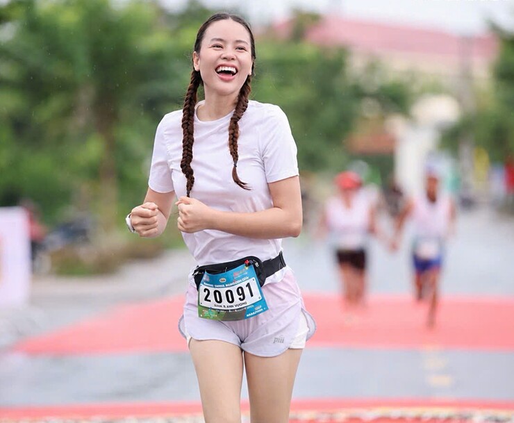 Người đẹp đặt mục tiêu chinh phục 42km