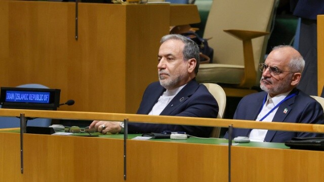 Iran đưa ra đề xuất mới, mở đường nối lại hoạt động qua eo biển Hormuz - 1