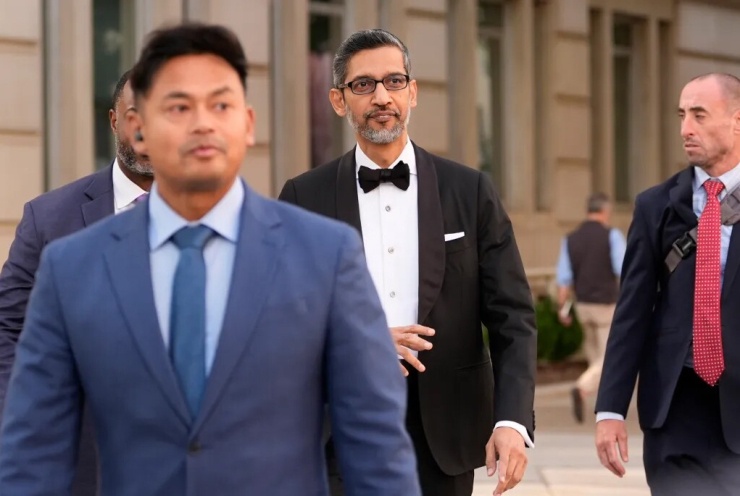 Sundar Pichai, CEO Alphabet, công ty mẹ của Google, tham dự quốc yến cùng nhiều lãnh đạo công nghệ hàng đầu khác.