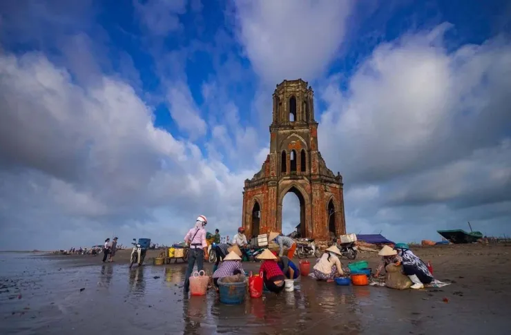 Vẻ đẹp của nhà thờ đổ Hải Lý 99 năm tuổi - 2