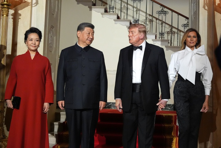 Chủ tịch Trung Quốc và Tổng thống Mỹ cùng hai phu nhân tại quốc yến tối 24/9 ở Nhà Trắng. Ảnh: AP