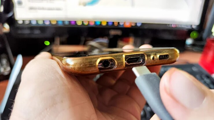 Đừng bỏ phí cổng USB trên màn hình máy tính - 2