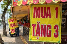Thị trường bánh trung thu ngày Rằm tháng Tám: Từ cảnh xếp hàng 'rồng rắn' đến làn sóng bán tháo, xả kho giá rẻ