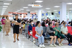 Sau nhiều năm chờ đợi, Việt Nam đã chính thức có vắc xin phòng tay chân miệng, tiêm tại VNVC