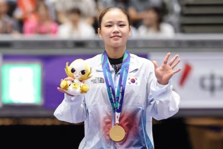 Chuyện hiếm có ở ASIAD khi con gái san bằng kỷ lục 2 HCV của cha