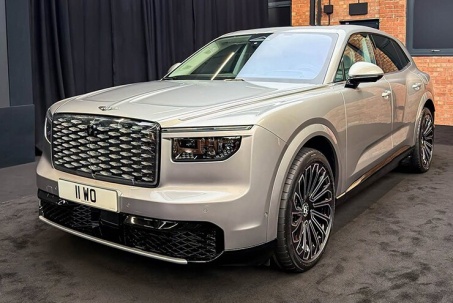 Bentley trình làng mẫu xe SUV điện siêu sang mới