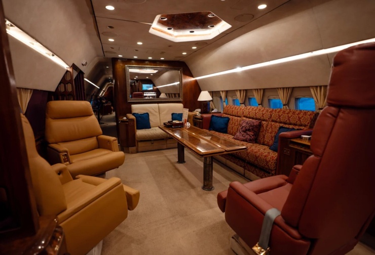 Biến máy bay Boeing thành chốn nghỉ sang trọng, giá lên tới 31 triệu đồng/đêm - 1