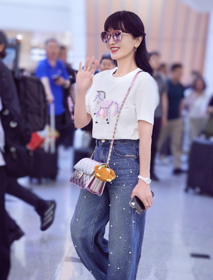 Trang phục 'hack tuổi' của minh tinh 'Bến Thượng Hải' - 6