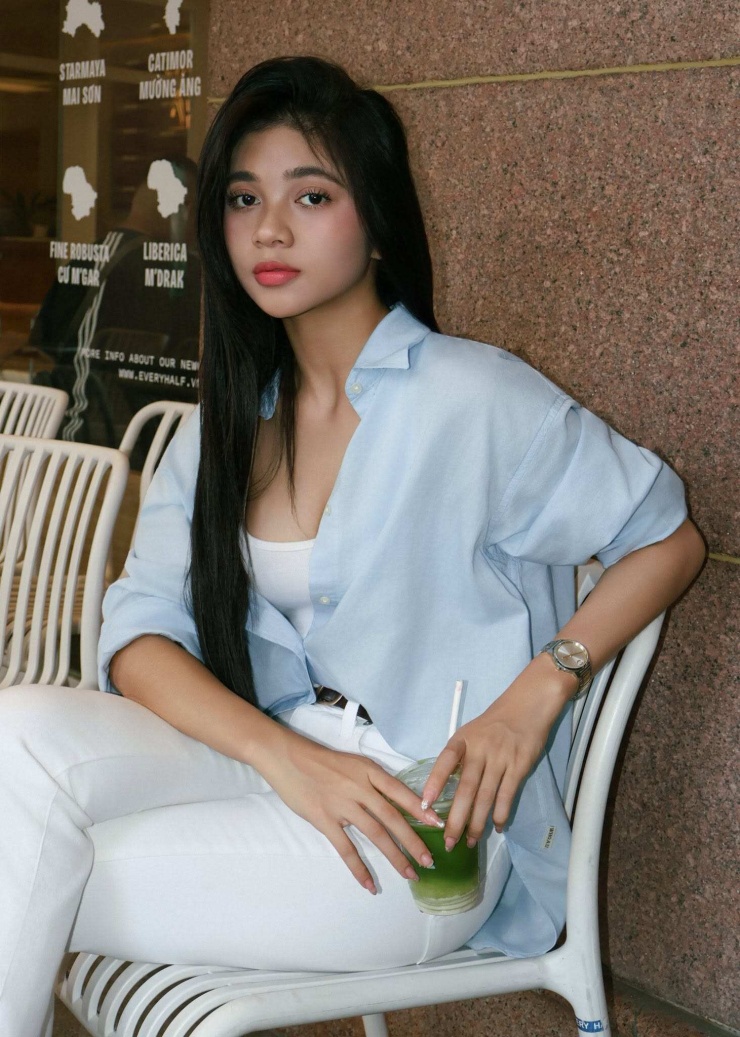Chân dung Á hậu đậu casting phim Trại buôn người nhờ màn tẩy trang, khoe mặt mộc - 6
