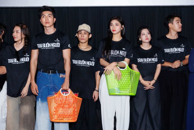 Chân dung Á hậu đậu casting phim Trại buôn người nhờ màn tẩy trang, khoe mặt mộc - 8