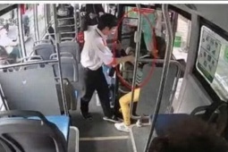 Đình chỉ nhân viên xe buýt tuyến 152 xô đẩy hành khách