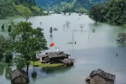 Đẹp ngỡ ngàng ‘vịnh Tà Phình’ giữa núi rừng Sơn La
