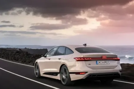 Xác lập kỷ lục thế giới về xe điện đi được xa nhất