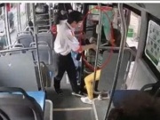 Đình chỉ nhân viên xe buýt tuyến 152 xô đẩy hành khách