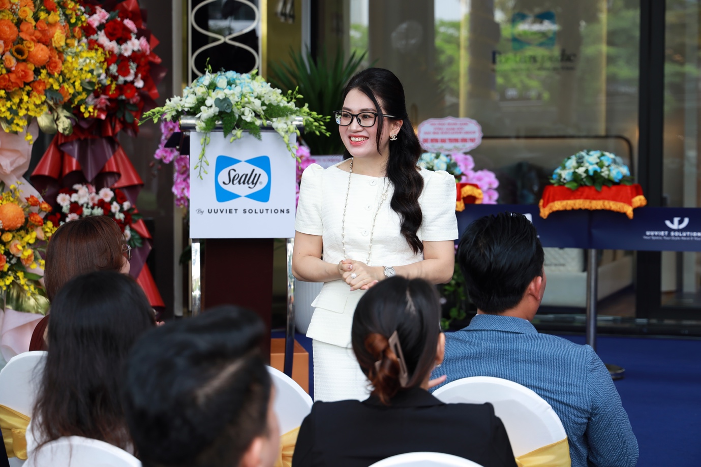 Bà Đào Ngọc Thanh Uyên - Tổng Giám đốc Uuviet Solutions tại buổi lễ khai trương