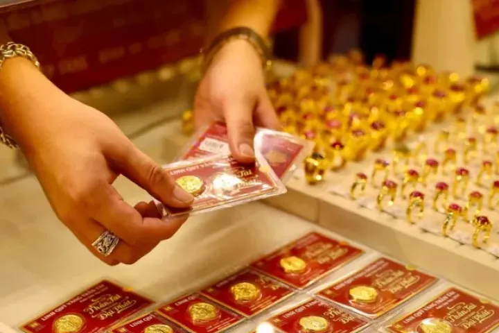 Mua vàng đầu tuần, cuối tuần lỗ lớn