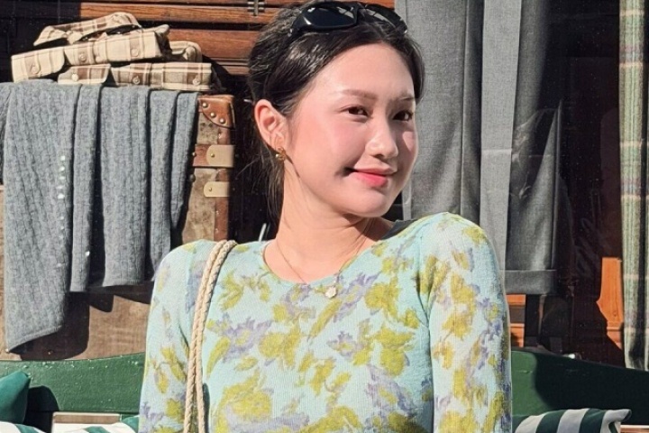 Bà xã Đoàn Văn Hậu bị chê 'mix đồ như 10 năm trước'