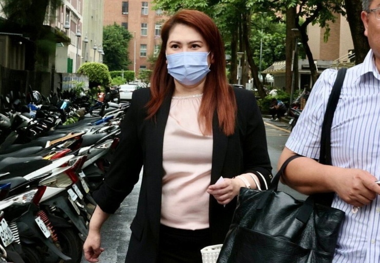 Nữ MC xuất hiện tại tòa án trước đó. Ảnh: TVBS