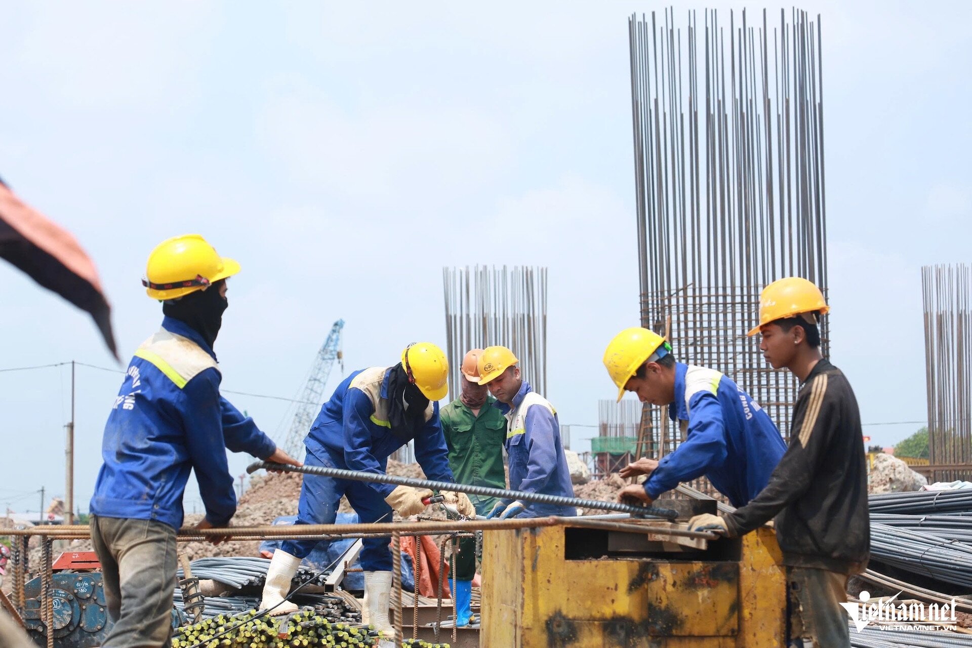 Cận cảnh đại công trường xây dựng siêu cầu gần 20.000 tỷ ở Hà Nội - 5