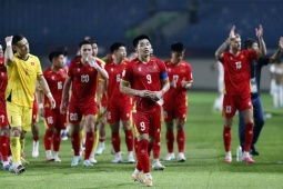 Trọng tài Indonesia khiến fan Việt thót tim, suýt mất oan chiến thắng trước Philippines