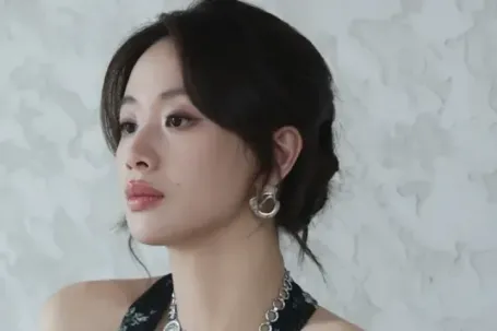 Mỹ nhân mất sự nghiệp vì một quả táo