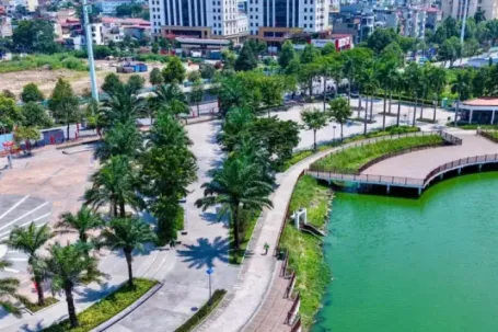 Tuyến đường sở hữu ba  ' lá phổi xanh '  giữa đô thị cao tầng phía Tây Hà Nội
