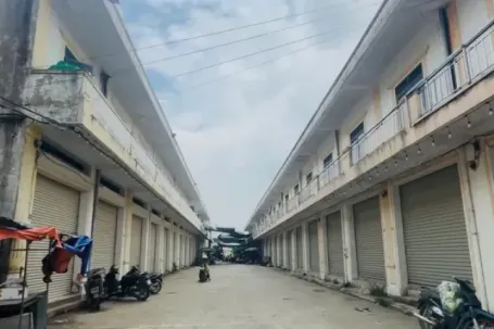 Chợ hơn 140 tỷ 'ế ẩm', loay hoay tìm tiểu thương sau 7 năm hoạt động