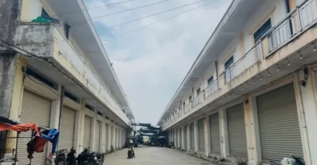Chợ hơn 140 tỷ "ế ẩm", loay hoay tìm tiểu thương sau 7 năm hoạt động