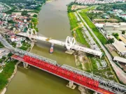 Ảnh ấn tượng từ trên cao: Cầu Đuống mới vươn nhịp vòm thép bên chứng nhân lịch sử 120 năm