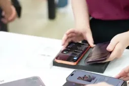 ‘Cháy hàng’ iPhone 18 Pro Max ở TPHCM