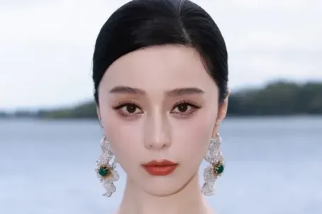 Phạm Băng Băng bị đòi nợ