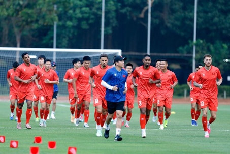 HLV Kim Sang Sik cho ĐT Việt Nam tập bài gì quyết đấu Thái Lan?