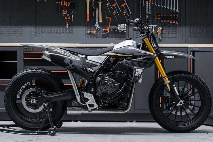 “Ngựa ô” Ténéré 700 được gọt đẽo thành một chiếc flat-track đầy thú vị