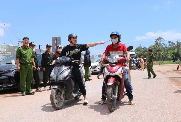 Thực nghiệm điều tra vụ án. Ảnh: Công an tỉnh An Giang.&nbsp;