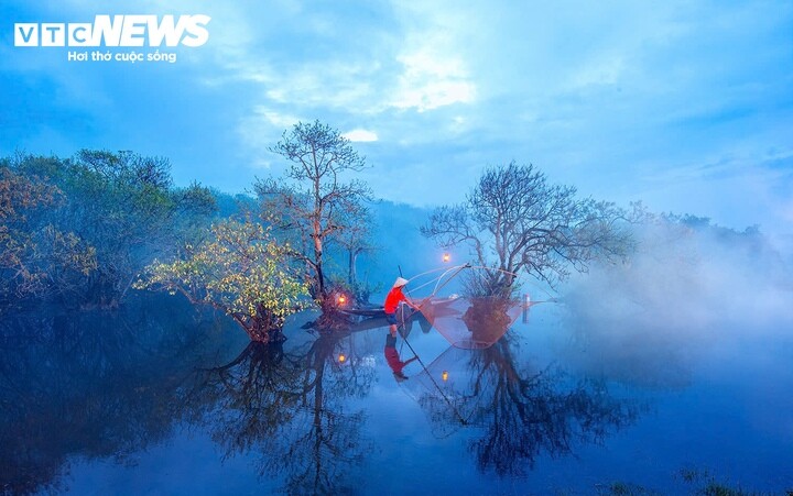 Khu rừng ngập mặn duy nhất trên phá Tam Giang 'thay áo', đẹp tựa tranh thuỷ mặc - 3