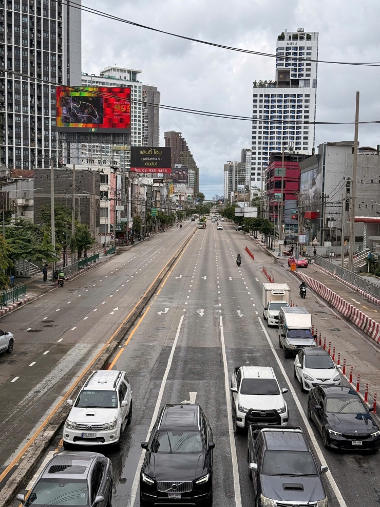 Khu vực trung tâm Bangkok sáng 28/9. Ảnh: NVCC