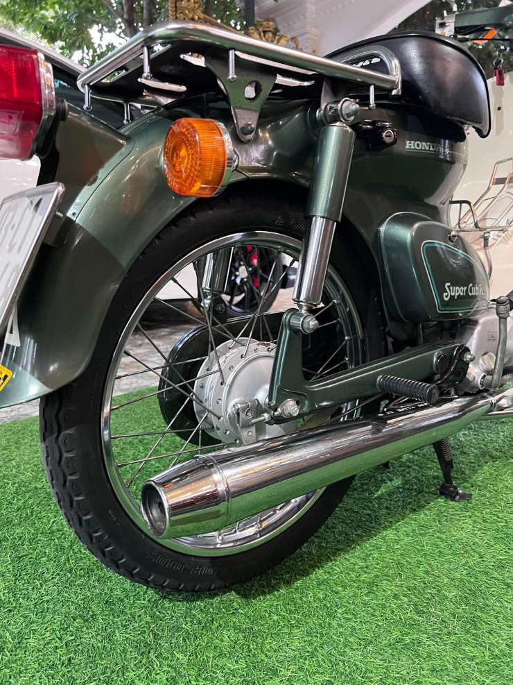 Honda Cub 81/70cc đời 1980 giá đắt 420 triệu đồng gây sốt - 8