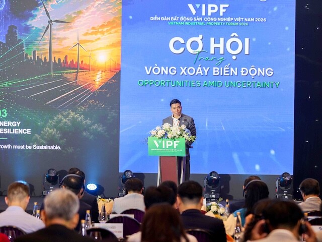 Ông Lee Ark Boon, CEO Sembcorp Development chia sẻ tại VIPF 2026.